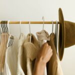 Cómo construir un armario cápsula básico y funcional